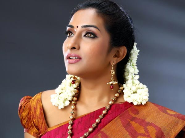 காதல் கணவர்தான் காரணம்