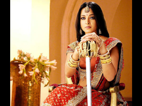 உடையும், ஆபரணங்களும்....