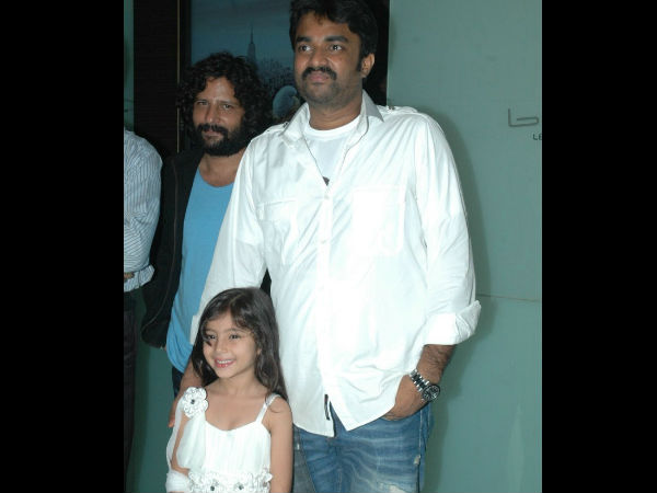 சேவலுக்கும், சாராக்கும் நட்பு...