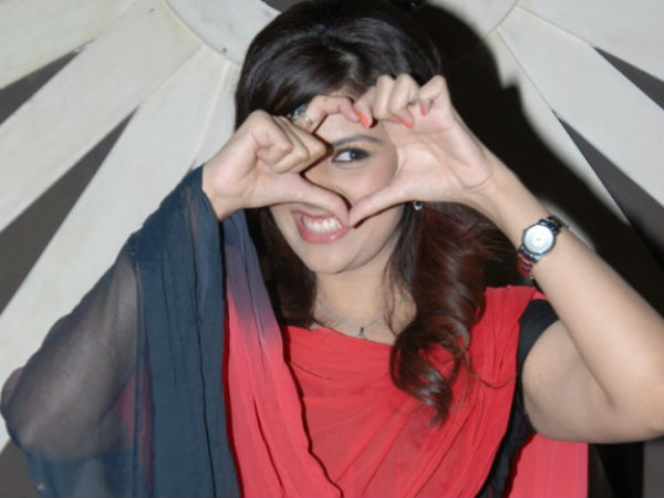 அறிமுகமாகும் ஸ்ரீமுகி