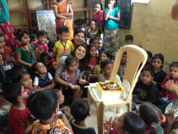 மகிழ்ச்சி பொங்க.. மகிழ்ச்சி பொங்க..