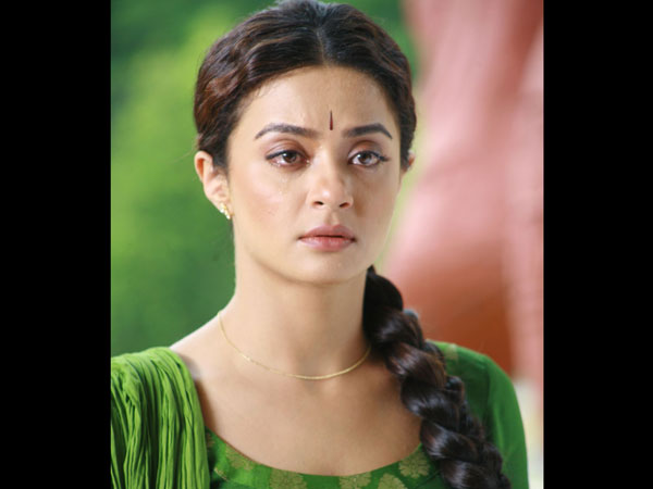 பிரமாண்டச் செலவுடன்