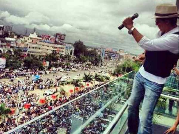 ரசிகனின் குறும்பு...