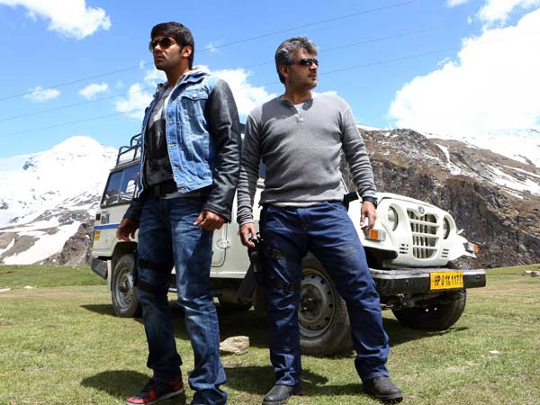 காரோட்டிய ஆர்யா...