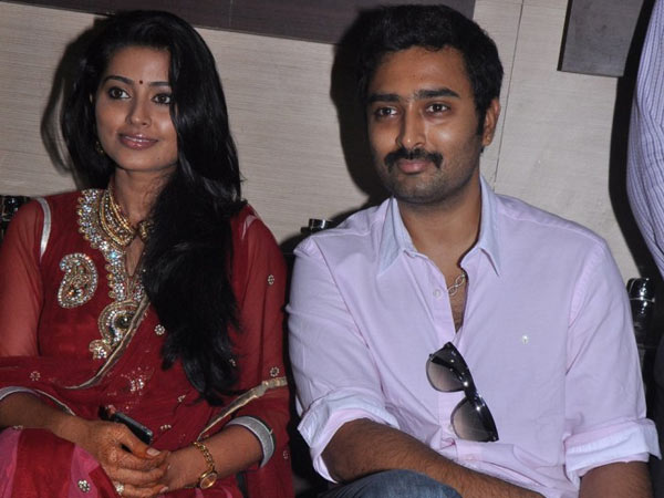 அச்சமுண்டு இயக்குநர்