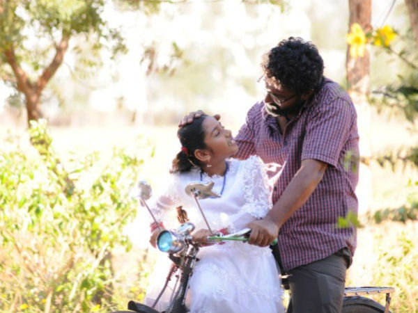 ஆனந்த யாழை மீட்டுகிறாய்