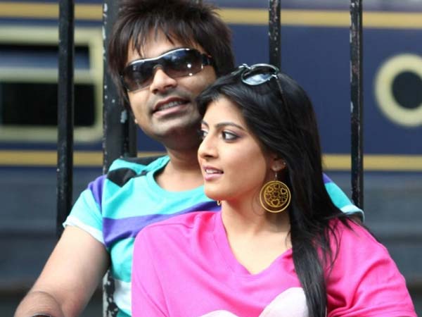 சிம்பு படத்தில்