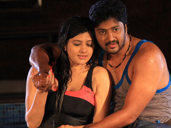 சுனைனா மேனேஜர்தான் தயாரிப்பாளர்