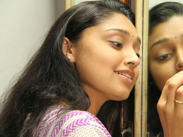 நண்பர்கள் பேச்சைக் கேட்டு