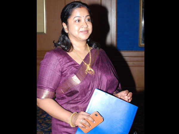 ராதிகாவிடம் கொடுத்து பின்னர் பறிப்பு