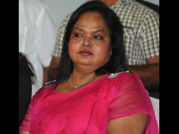 மானாட மயிலாட