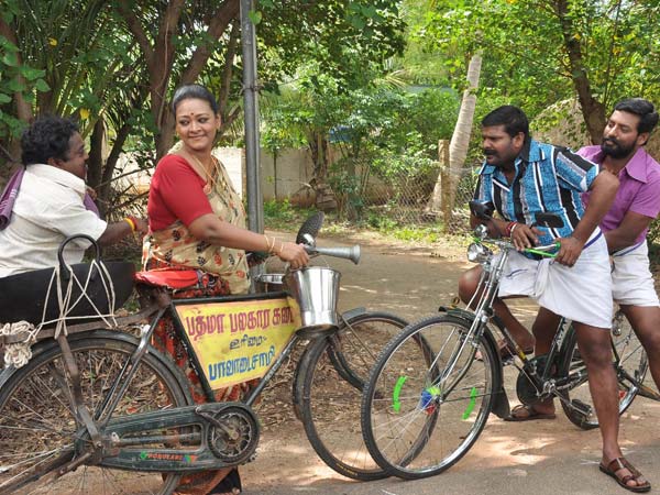 குண்டுச்சட்டியில் பாவாடை சாமி