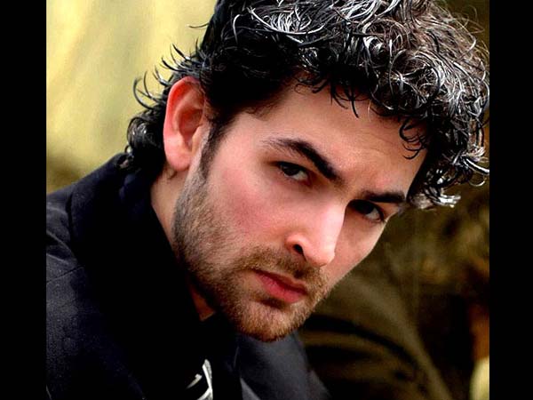 தாடியைப் பிடிக்கும்....