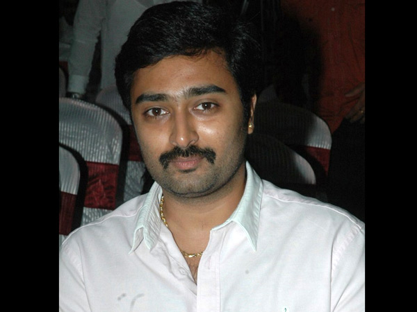 இரண்டு ஹீரோவில்