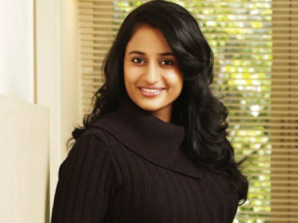 அனுஹாசன்