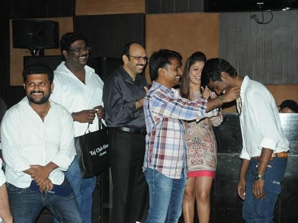 தங்க சங்கிலி பரிசு