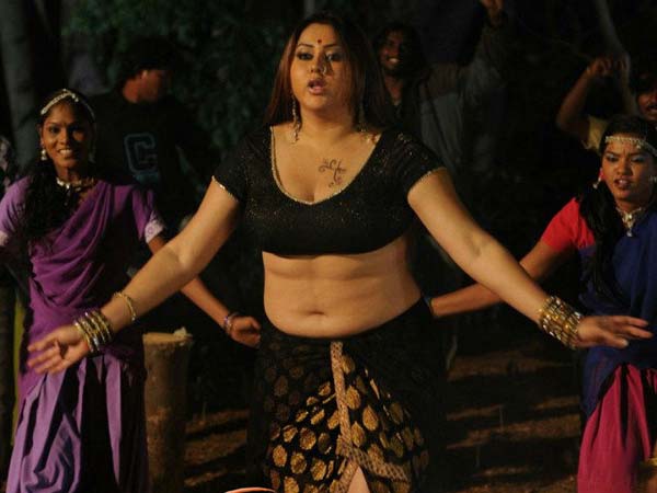 செம்மாதுளையோ.. பனியோ.. மழையோ...