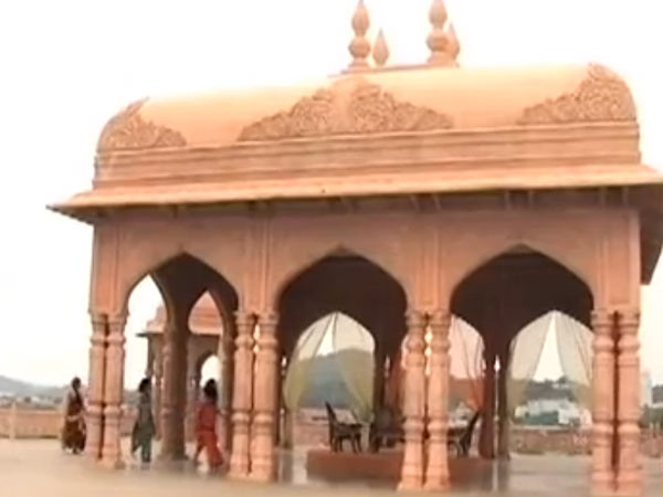 வாழ்ந்த இடங்கள்