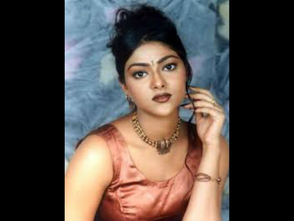 இயக்குநருடன் காதலா