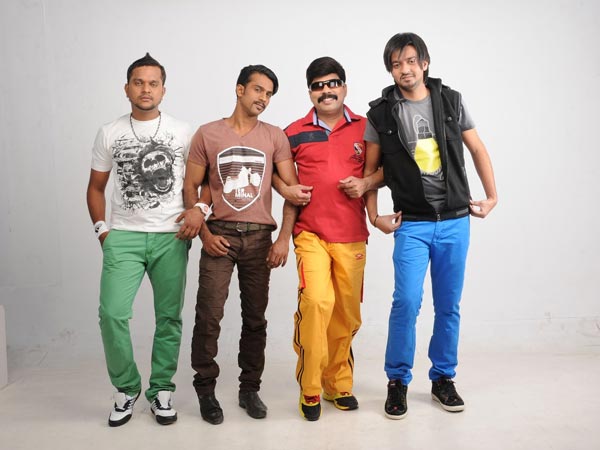 நாலு பேரும் ரொம்ப நல்லவங்க நாலு பேரும் ரொம்ப நல்லவங்க