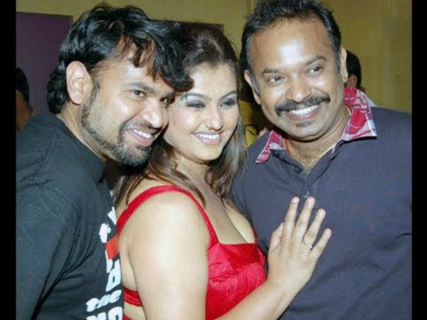 Sona files complaint on Venkat prabhu