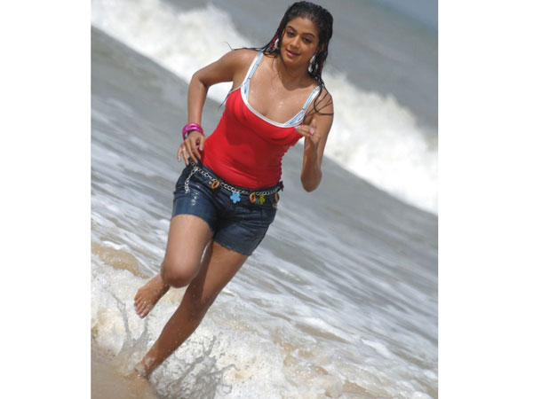 Priyamani worries on her leaning carrier