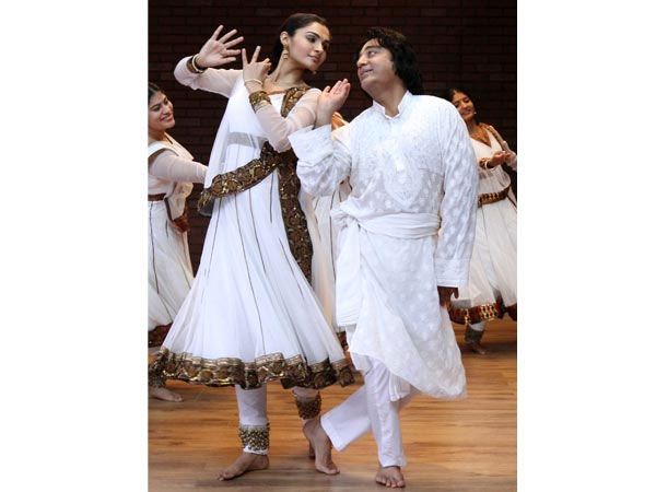 மாஸ் கிஸ்...