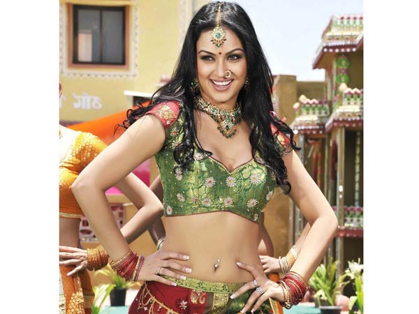 நடனம் ஆடுவதில் தான் ஆர்வம்