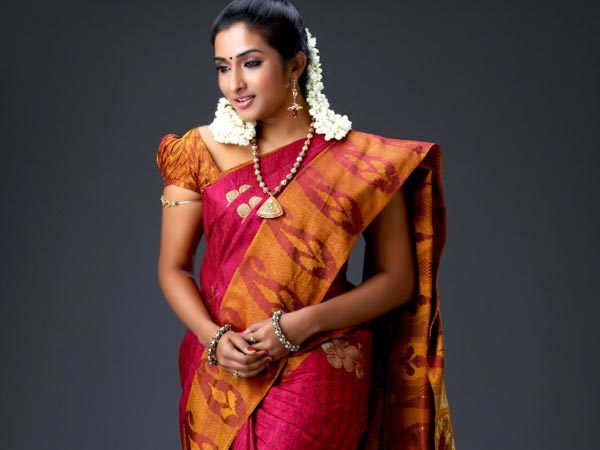 சினிமாவில் மந்திரப்புன்னகை