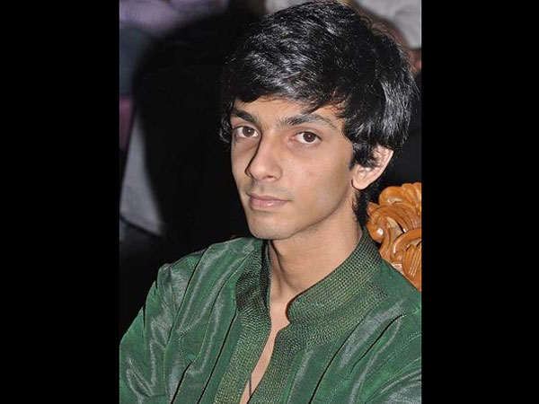 பெண்களை ஆபாசமாக சித்தரிக்கிறது...