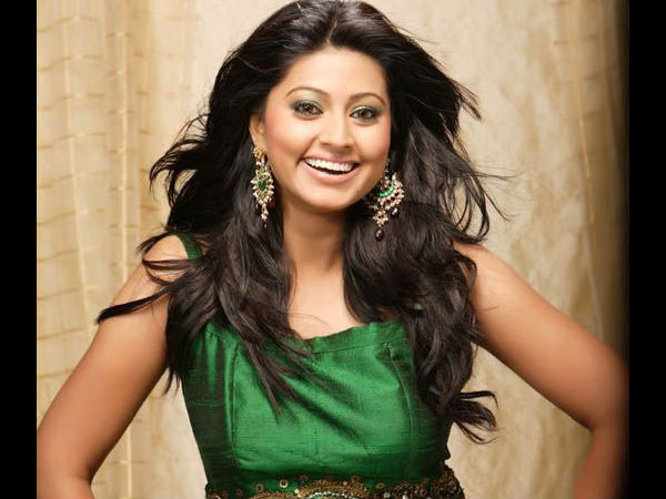 ட்விட்டரில் சினேகா