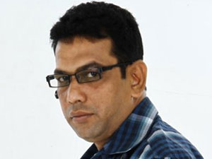 Unmai film director injured at Mumbai Unmai film director injured at Mumbai