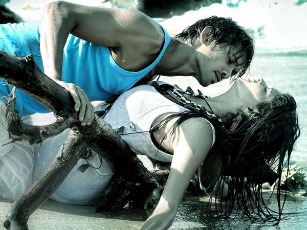 12 படங்கள்