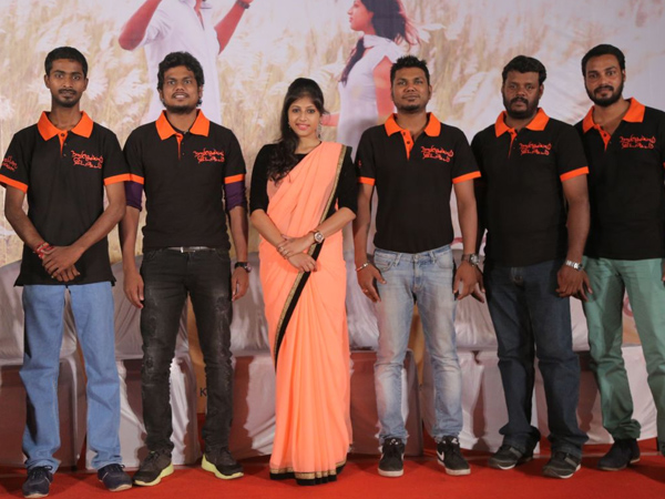 க்ளவுஸ் இல்லாம சண்டை