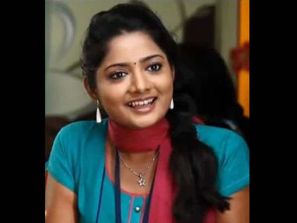 விஷால் தங்கையாக