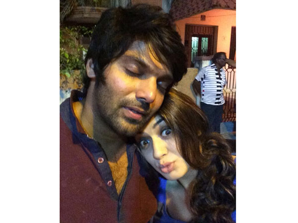 ஆர்யா ஆர்யா