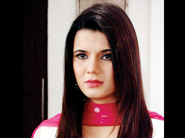 காருக்குள் பிரேஸ்லெட் காருக்குள் பிரேஸ்லெட்