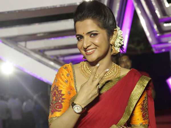 சிறந்த தொகுப்பாளினி விருது: