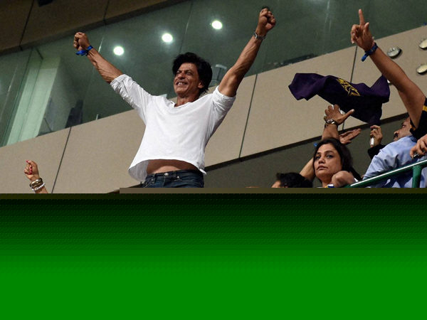 லட்சக்கணக்கான ரசிகர்கள்