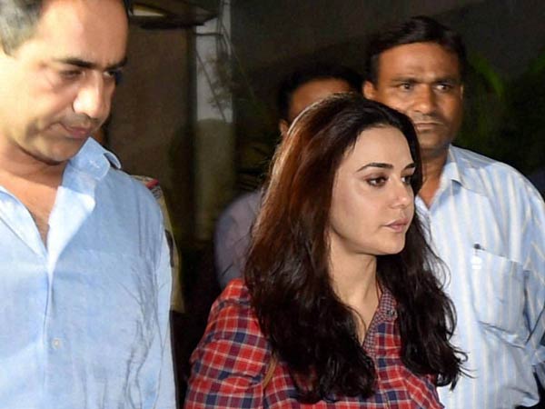 அப்படி பேசாதே