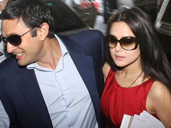 கையை பிடித்து 