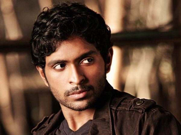 படக்குழுவினருக்கு பாராட்டு