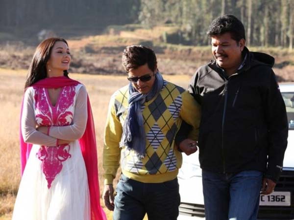 300 ஏக்கர் ரோஜாத் தோட்டம்