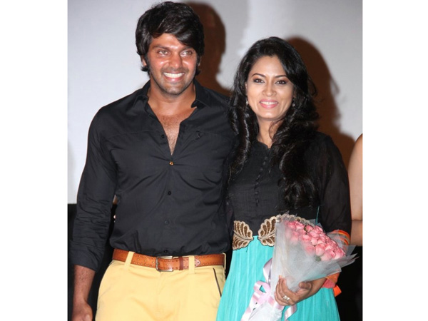 ஆர்யாவுக்கு முத்தம்