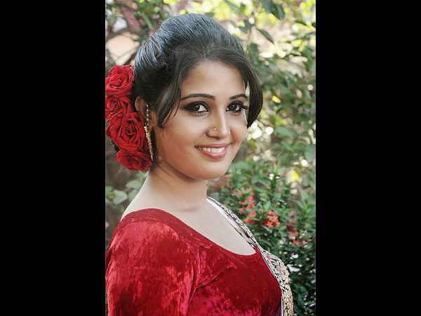 சமீரா ரெட்டியுடன் 