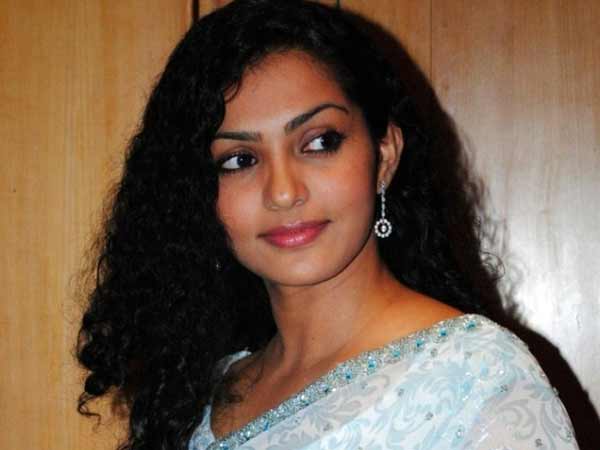 மேனனை உதறிய பார்வதி