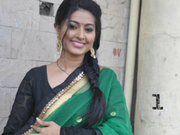 கறுப்பு நிற உடை...