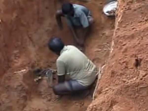 மூவரும் உடந்தை