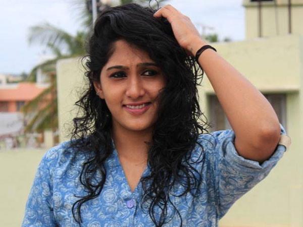 தைரியம் சொன்ன ராதிகா