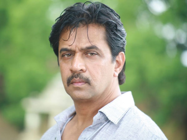 சிங்கப்பூரில்... 